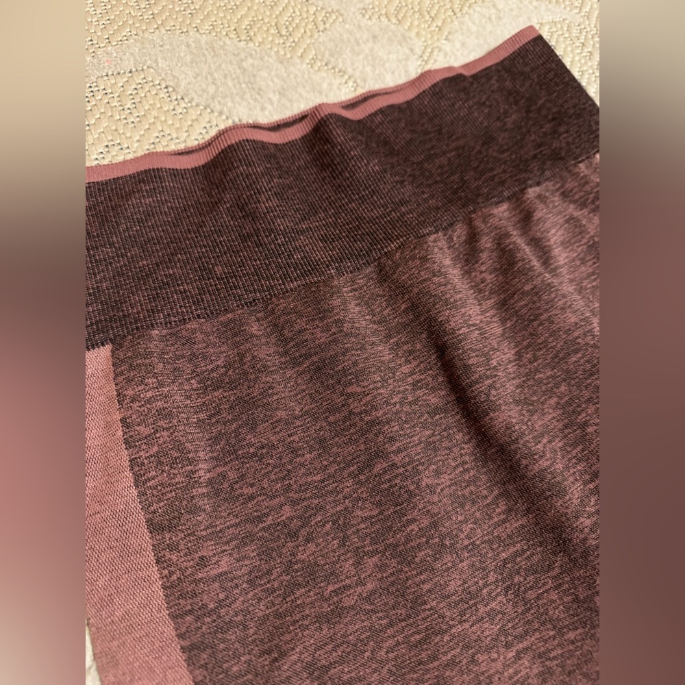 PINK Victoria’s Secret Mauve Seamless Leggings - Picture 5 of 6